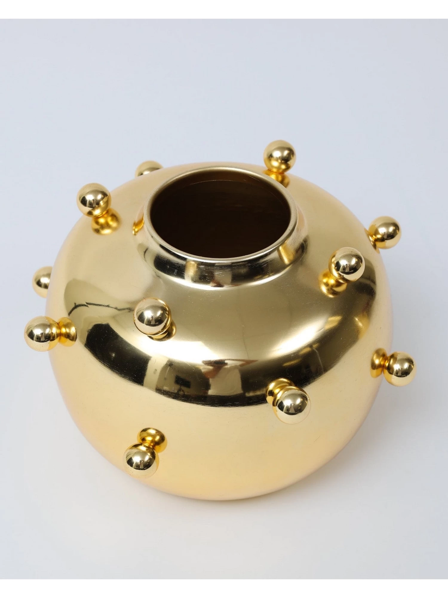 Gold Metal Studded Vase (2 Sizes) 5 Gold Metal Studded Vase (2 Sizes) - Image 3