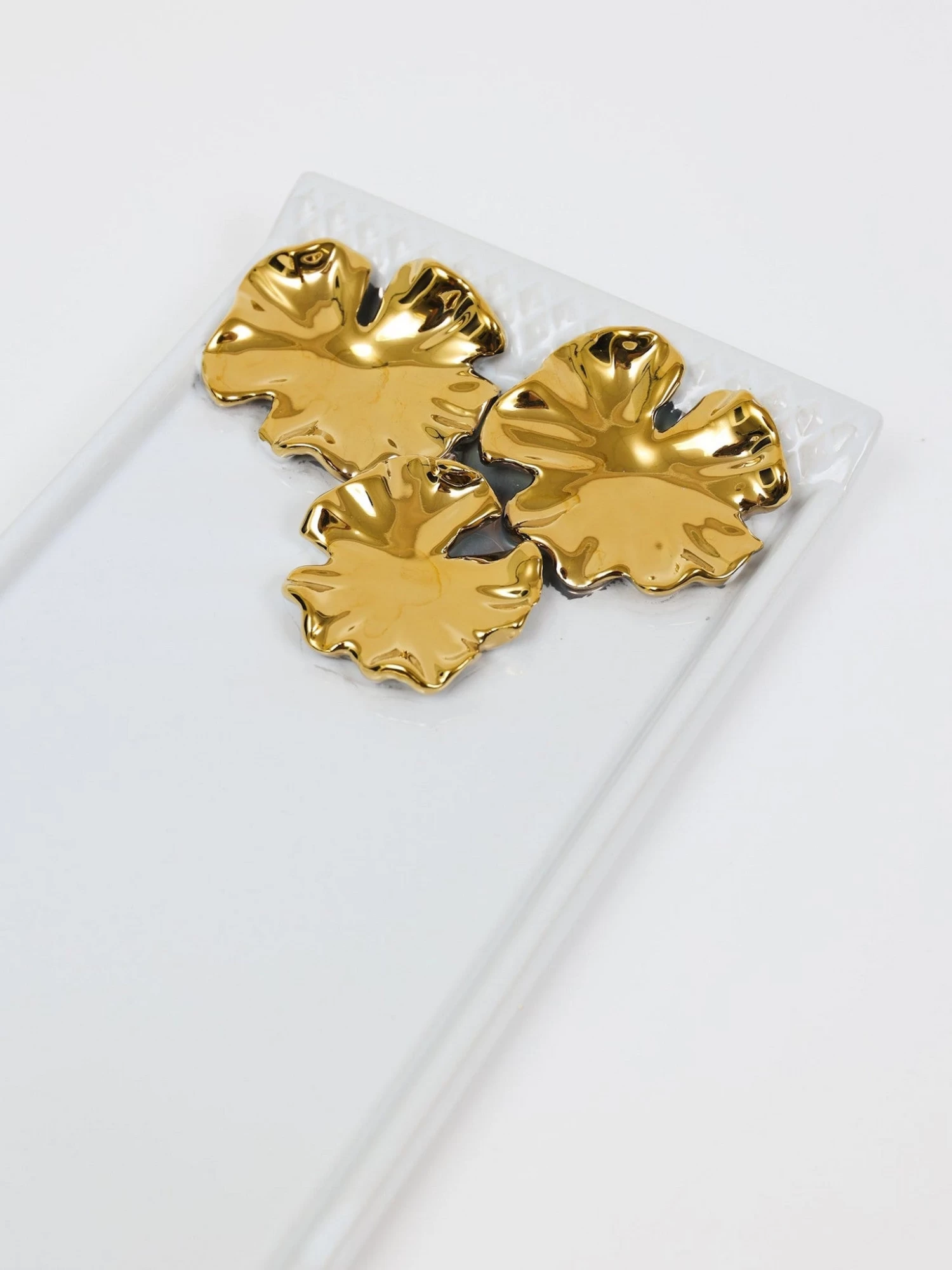 White Ceramic Tray With Stunning Gold Flower Design 6 White Ceramic Tray With Stunning Gold Flower Design - Image 4