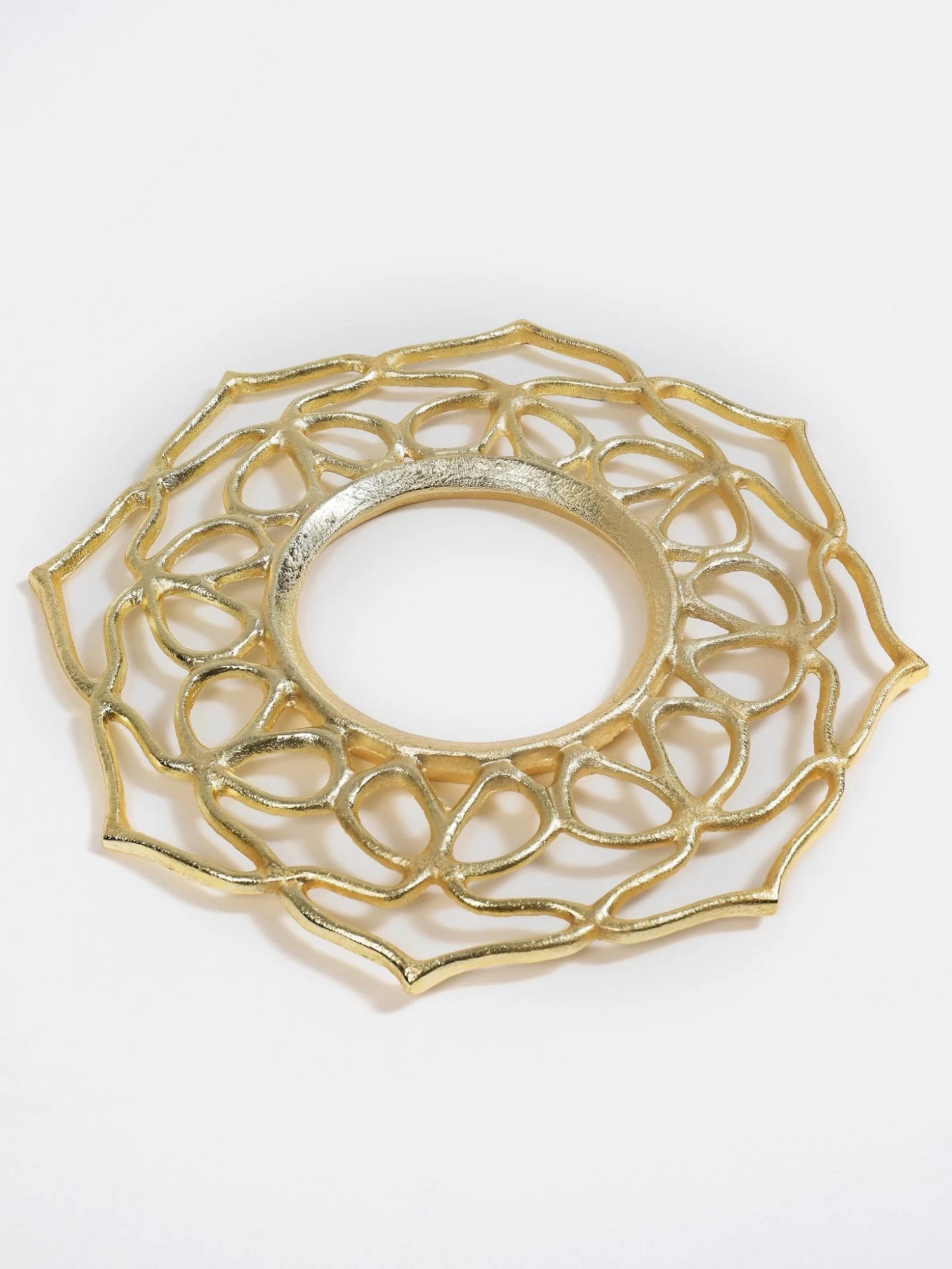 Gold Lattice Charger/Wreath 5 Gold Lattice Charger/Wreath - Image 3