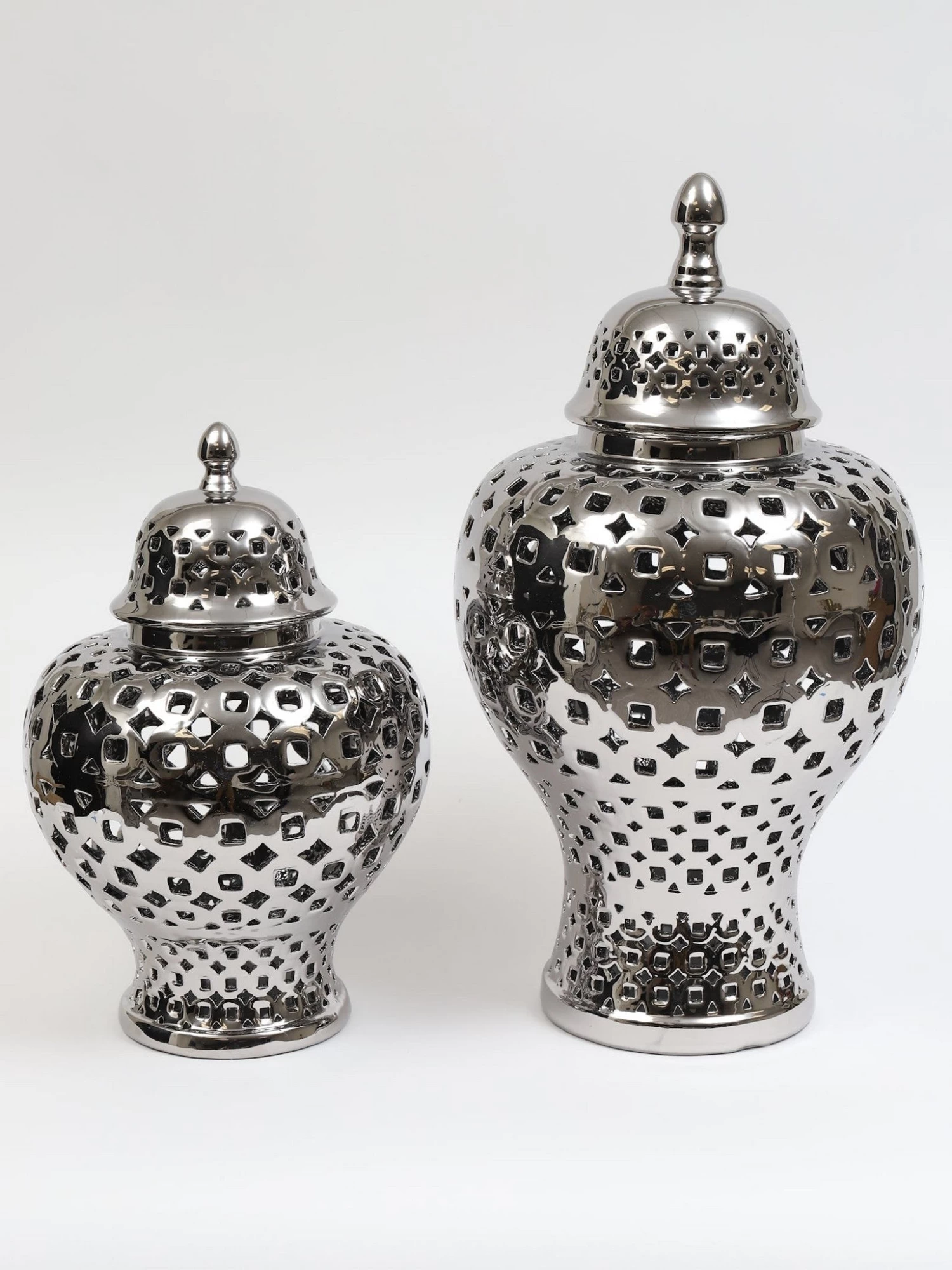 Silver Pierced Patterned Ginger Jar (2 Sizes) 4 Silver Pierced Patterned Ginger Jar (2 Sizes) - Image 2