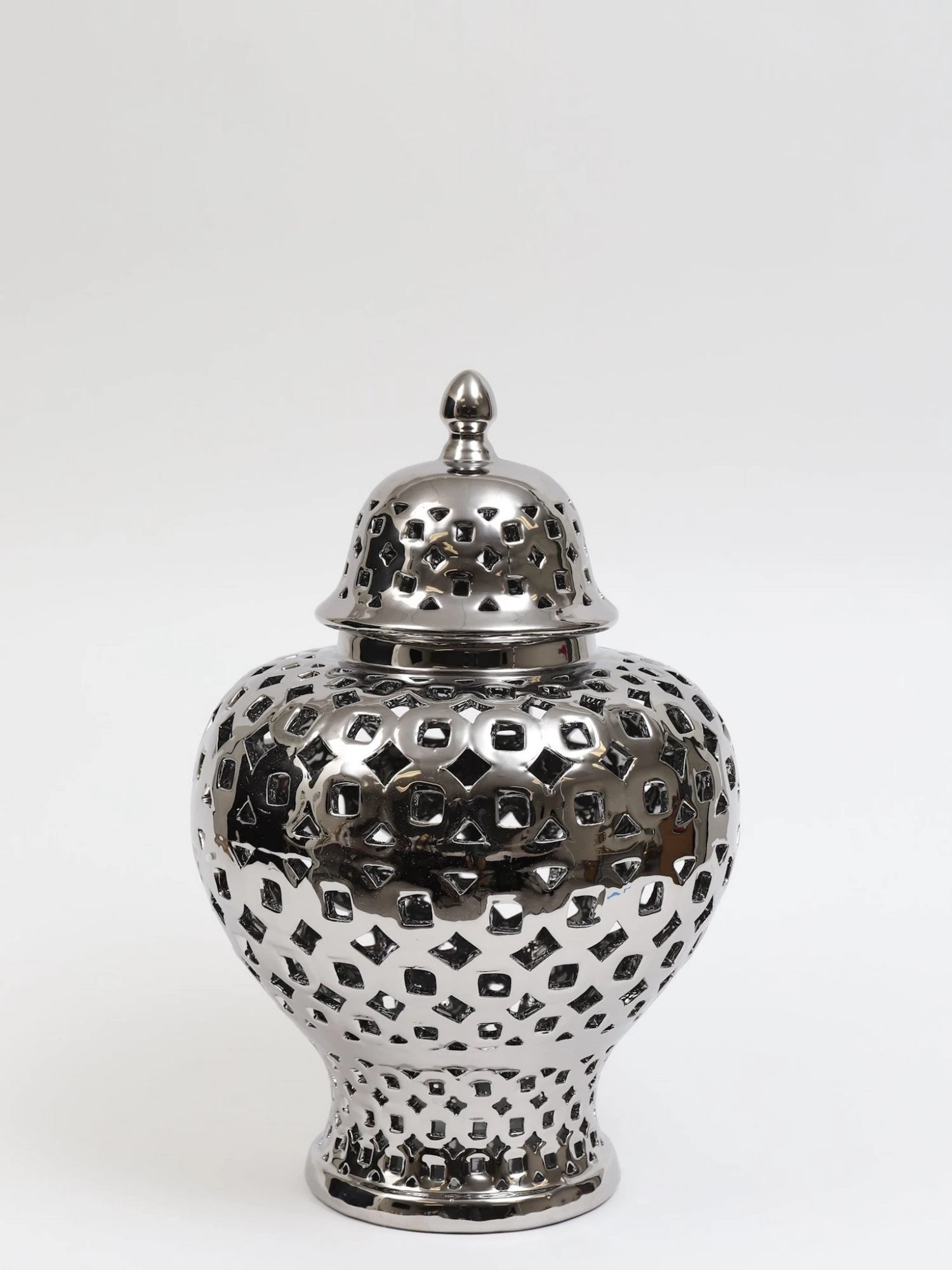 Silver Pierced Patterned Ginger Jar (2 Sizes) 7 Silver Pierced Patterned Ginger Jar (2 Sizes) - Image 5