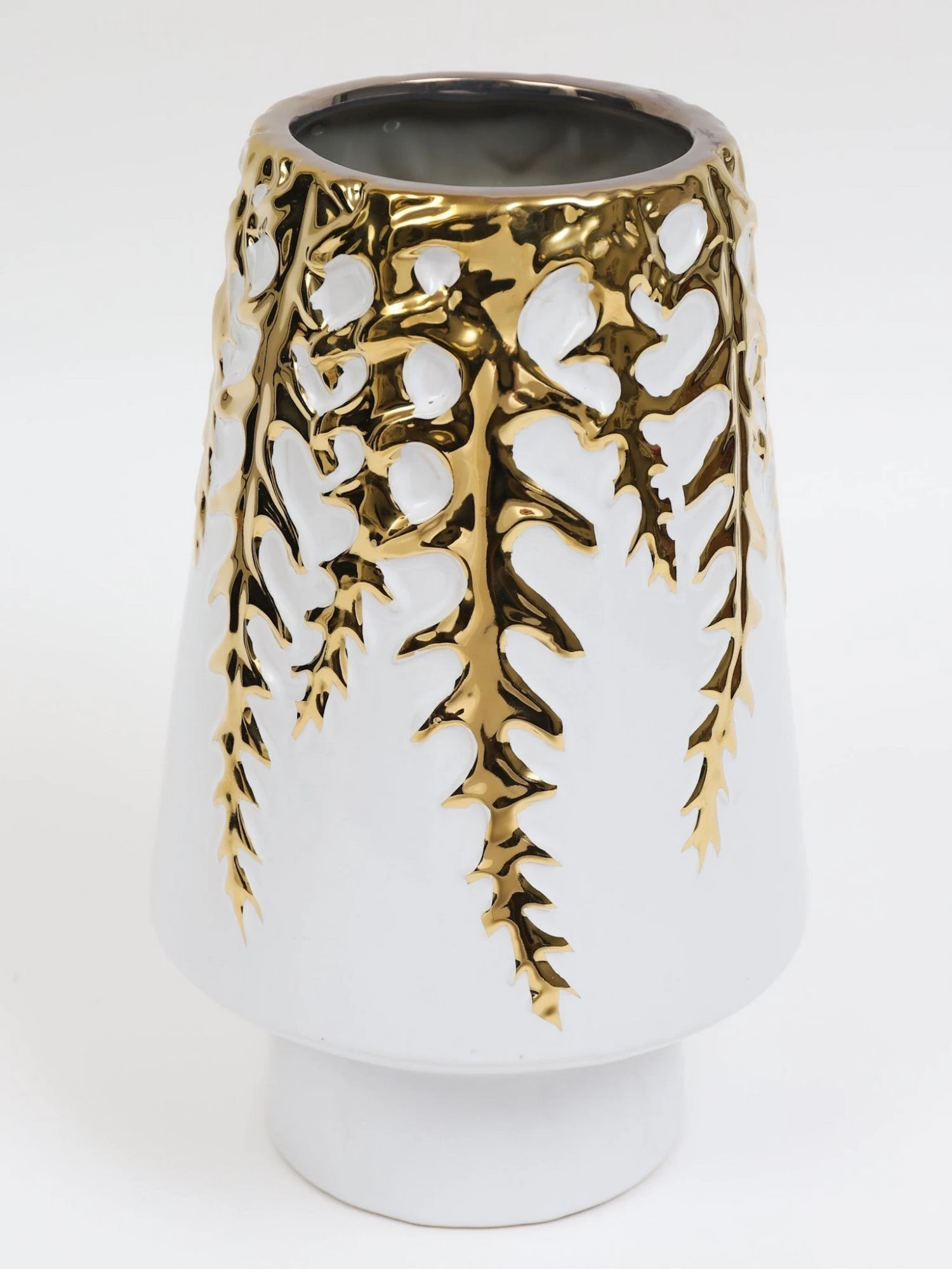 White Ceramic Vase With Gold Vine Design (3 Sizes) 8 White Ceramic Vase With Gold Vine Design (3 Sizes) - Image 6