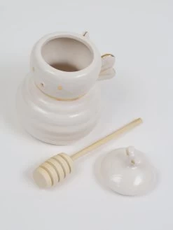 White Honey Bee Jar With Wood Dipper -Home Essentials Shop IMG 0366 e3e1ff8b 76e0 4d89 a07b 43cb45afbd07 new