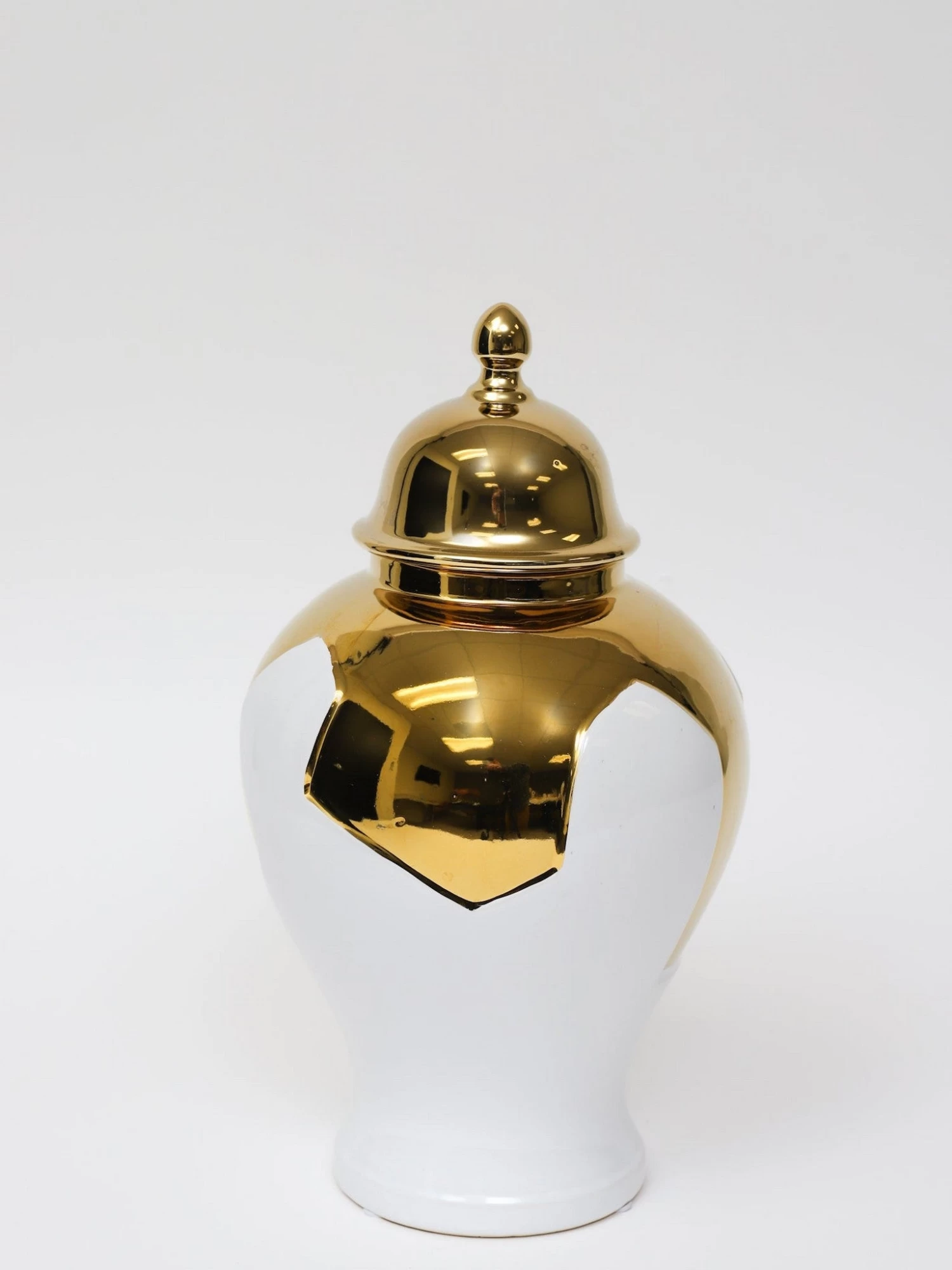 Gold Geometric White And Gold Ginger Jar (3 Sizes) 11 Gold Geometric White And Gold Ginger Jar (3 Sizes) - Image 9