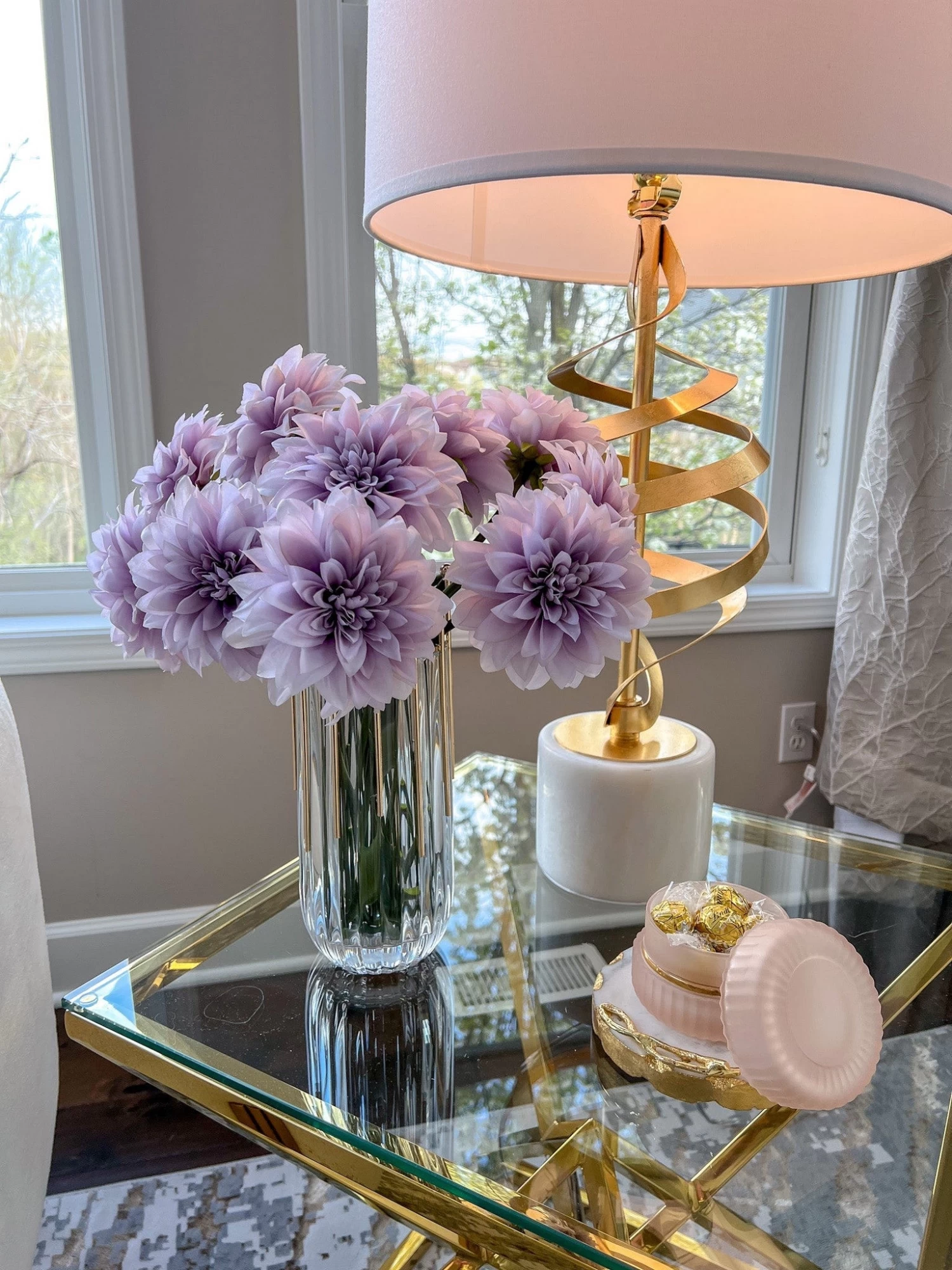 Glass Vase With Gold Circle Details (2 Sizes) 8 Glass Vase With Gold Circle Details (2 Sizes) - Image 6