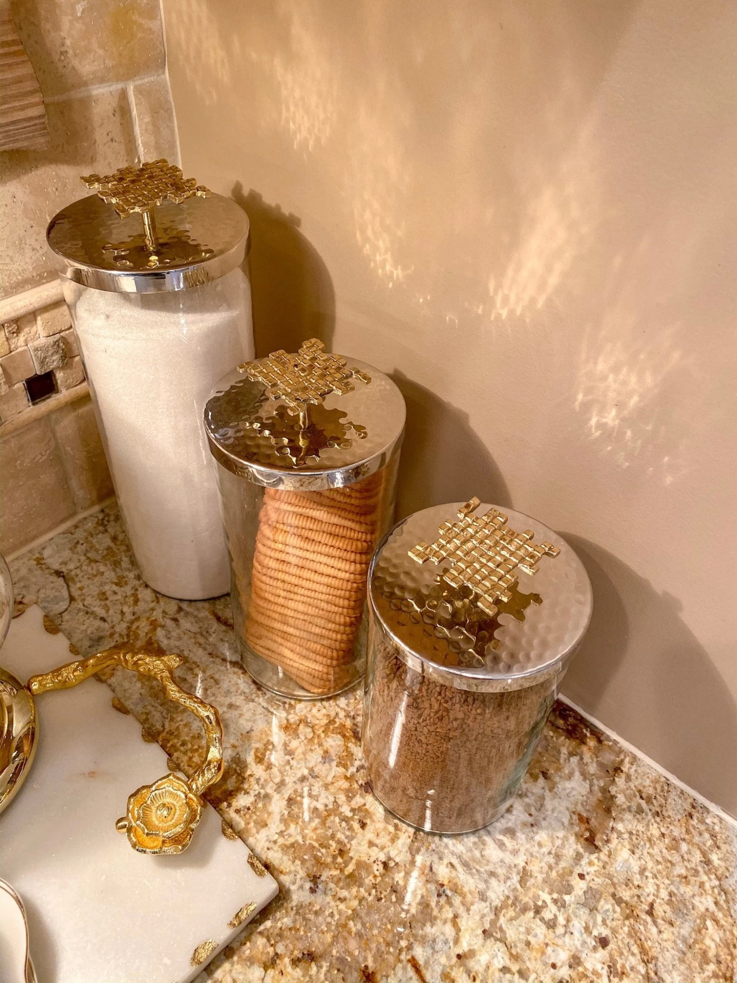 (3 Sizes) Hammered Lid Glass Canister 7 (3 Sizes) Hammered Lid Glass Canister - Image 5