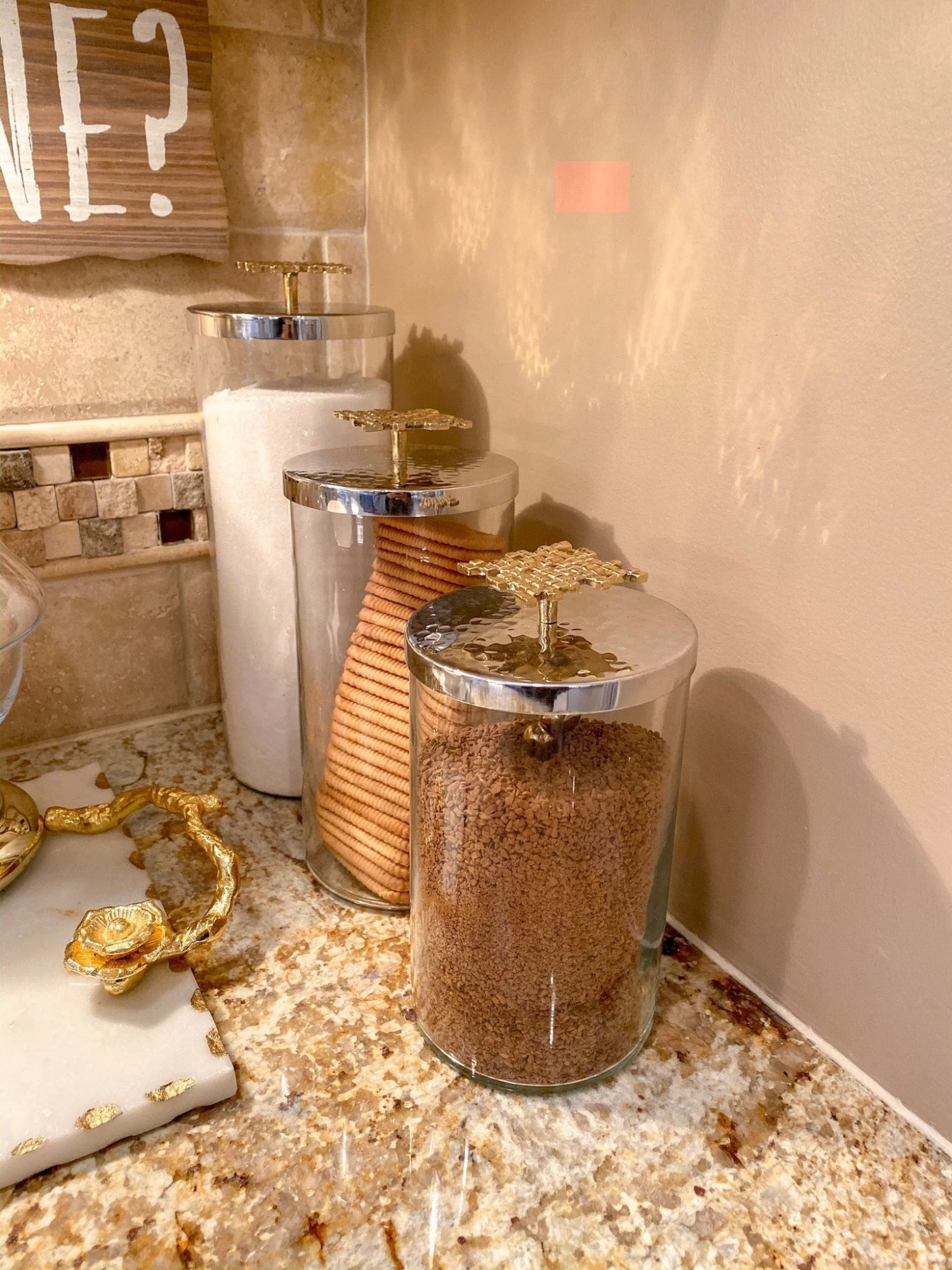 (3 Sizes) Hammered Lid Glass Canister 8 (3 Sizes) Hammered Lid Glass Canister - Image 6