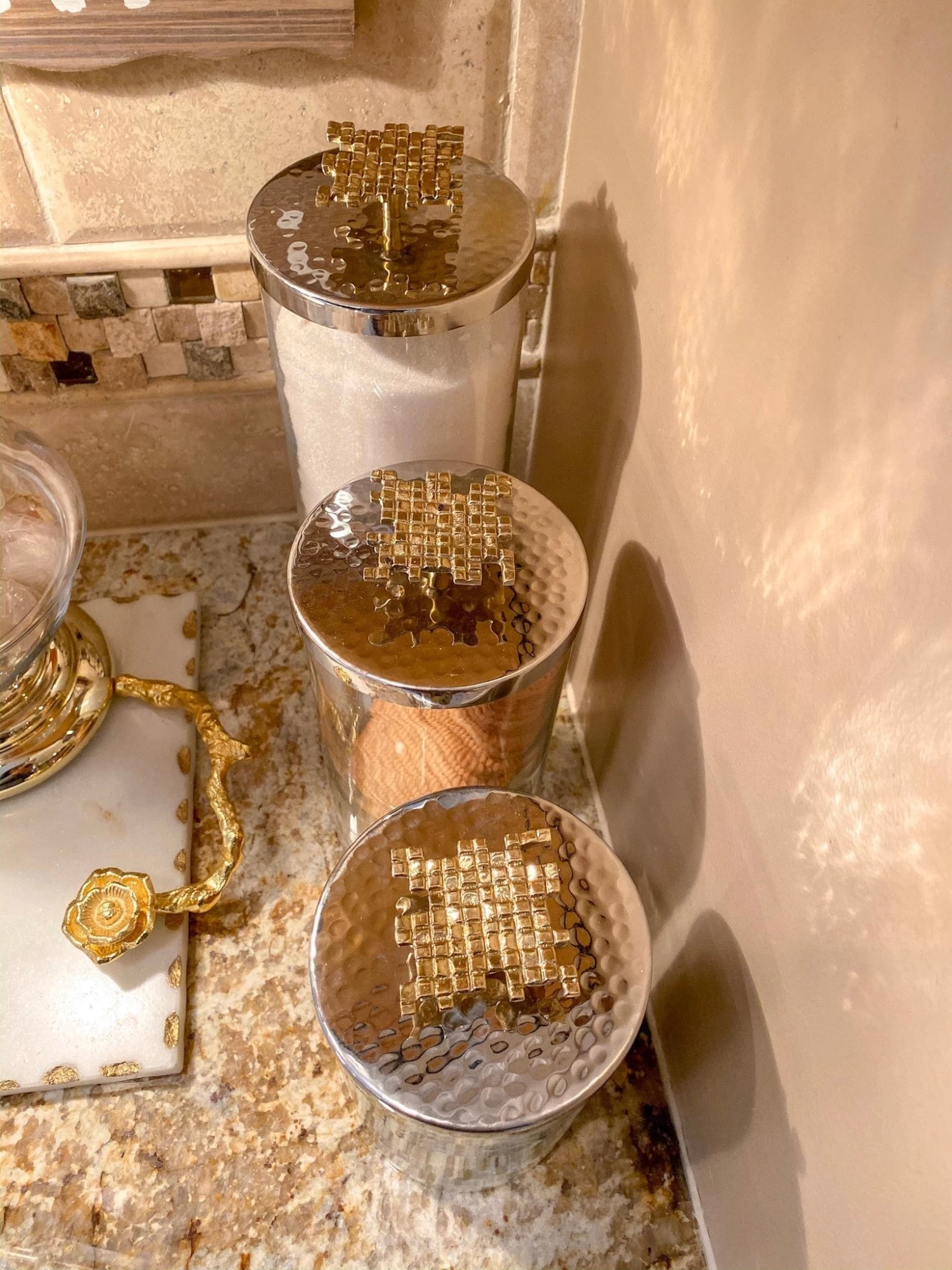 (3 Sizes) Hammered Lid Glass Canister 9 (3 Sizes) Hammered Lid Glass Canister - Image 7