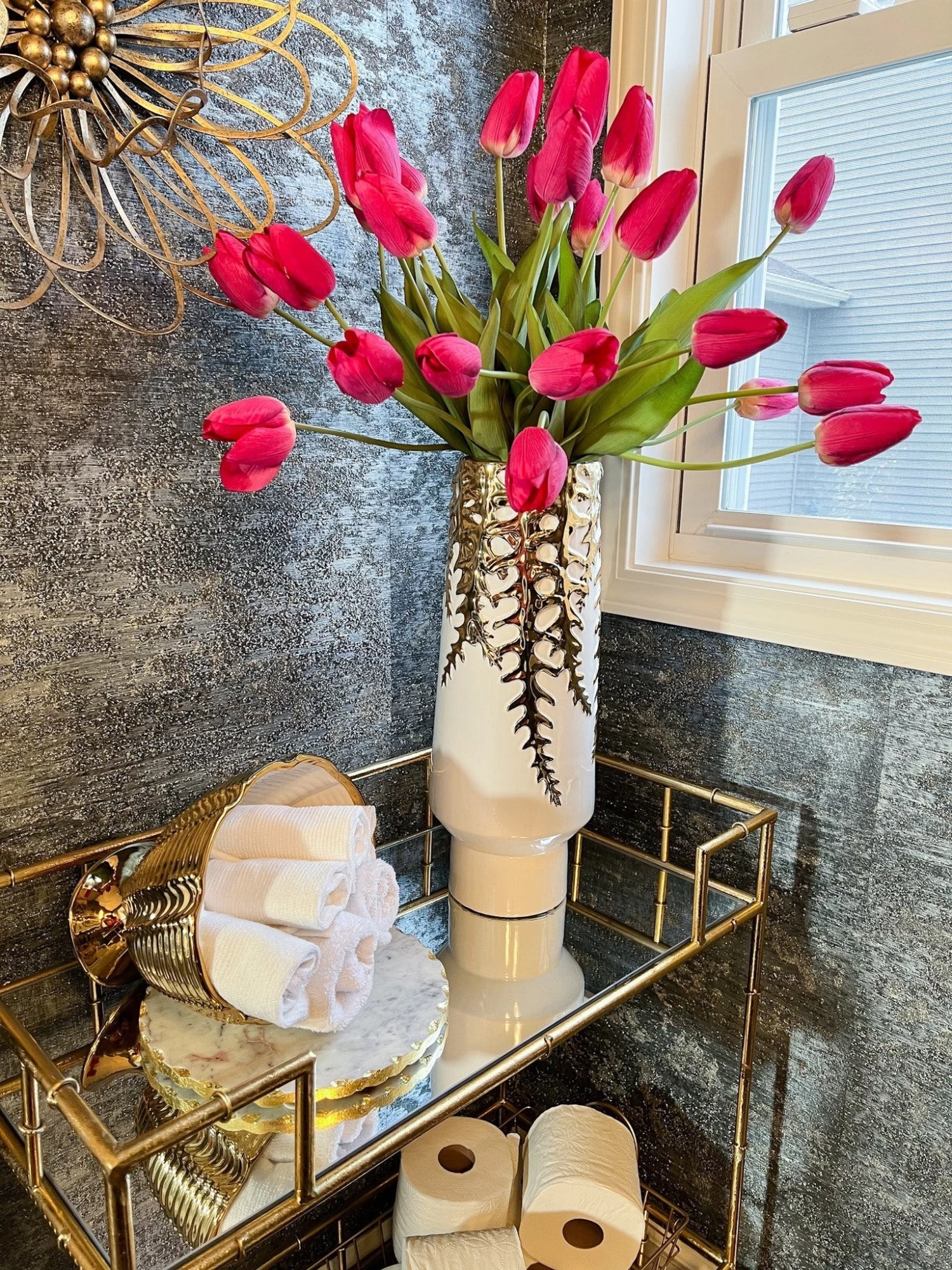 White Ceramic Vase With Gold Vine Design (3 Sizes) 10 White Ceramic Vase With Gold Vine Design (3 Sizes) - Image 8