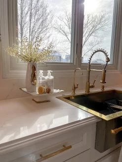 Gold And White Ceramic Square Cake Stand -Home Essentials Shop IMG 4033 a62567a3 31b8 4af4 8f94 8f173480b720 new