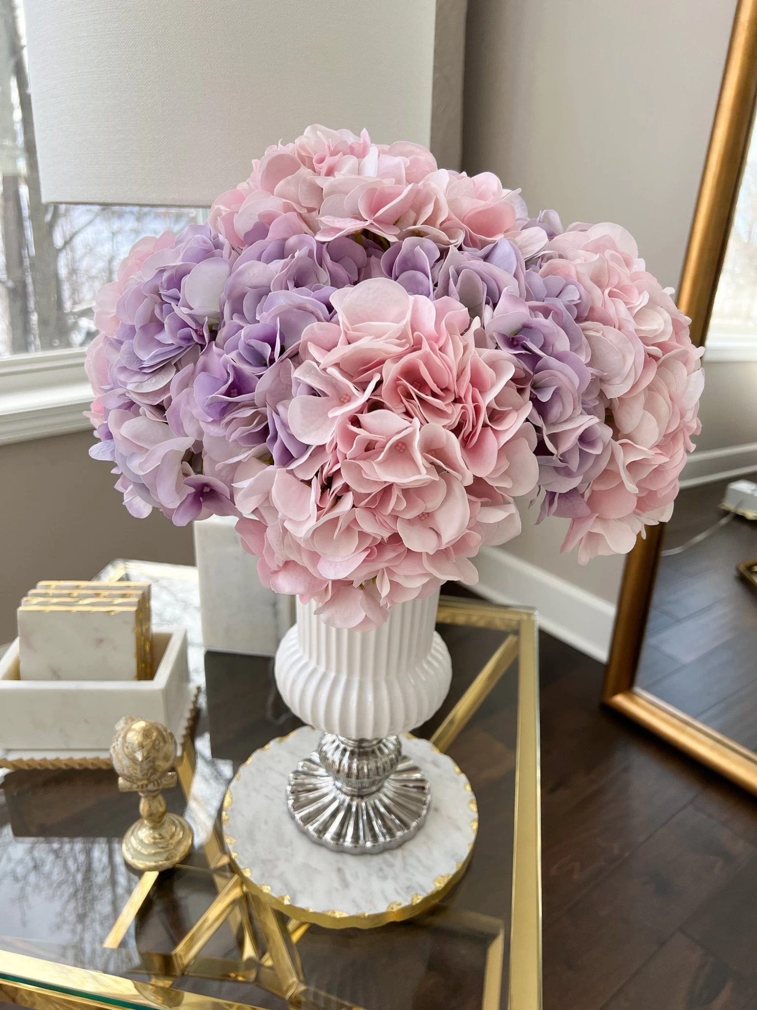 Round Marble Trivet With Gold Edge (2 Sizes) 3 Round Marble Trivet With Gold Edge (2 Sizes)