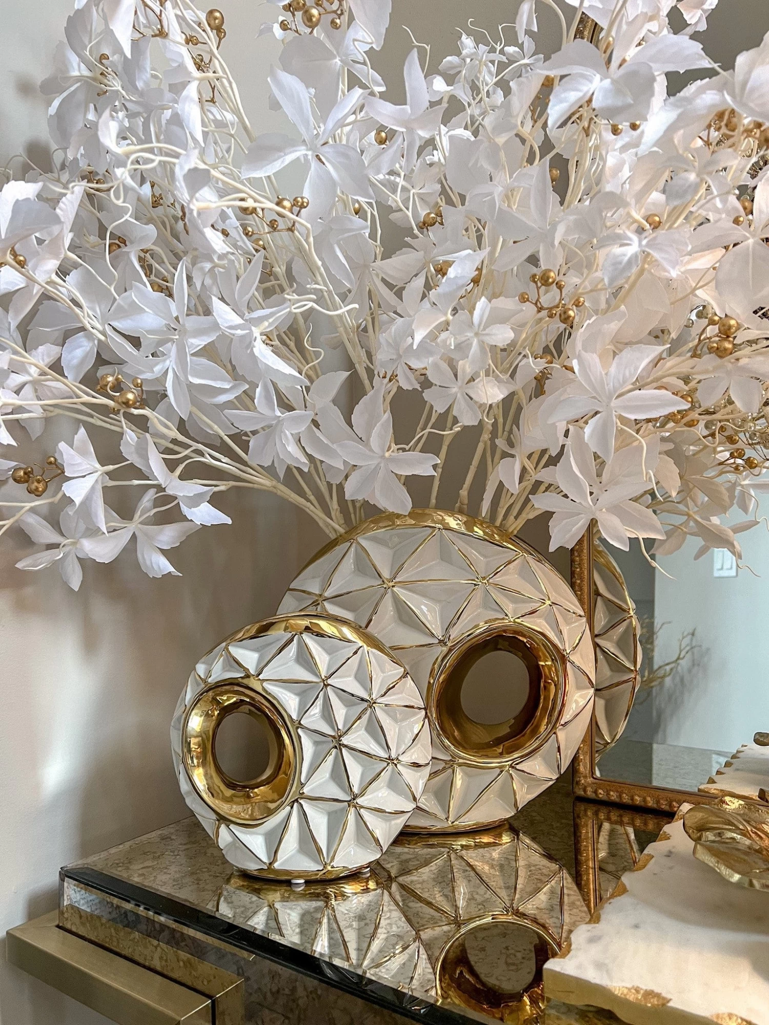 White Porcelain Geometrical Design Vase With Cut Out (2 Sizes) 5 White Porcelain Geometrical Design Vase With Cut Out (2 Sizes) - Image 3