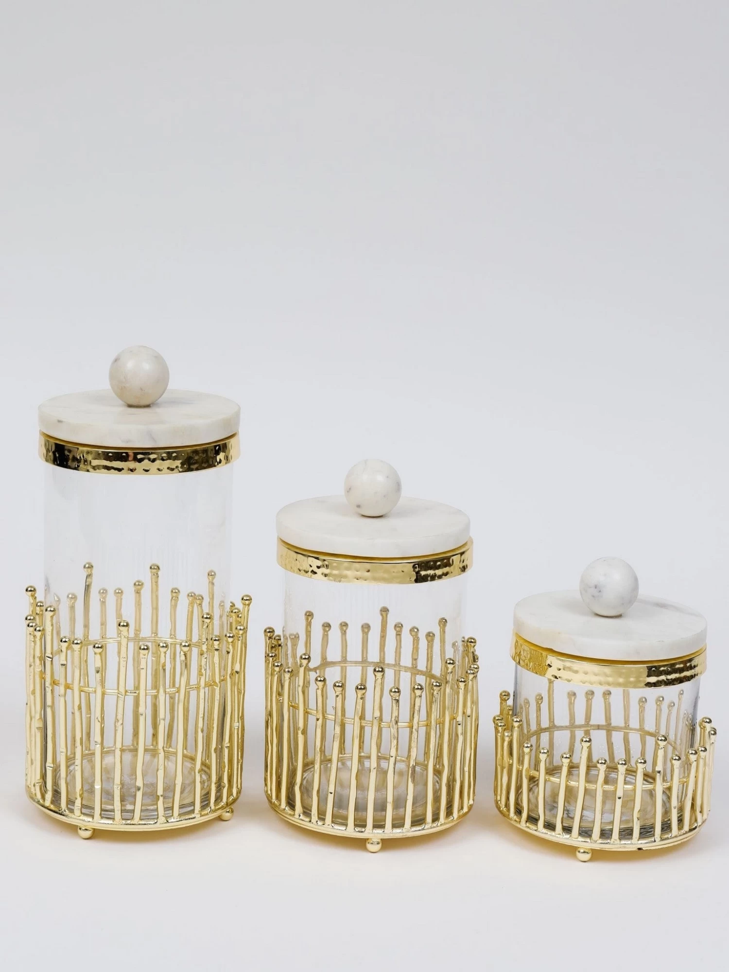 Glass Canisters With Gold Linear Details (3 Sizes) 4 Glass Canisters With Gold Linear Details (3 Sizes) - Image 2
