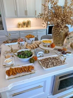 White Ceramic Serving Tray With 4 Bowls And Gold Leaf -Home Essentials Shop image 25c3c99b d278 41b6 9af7 df5f79febb2e new