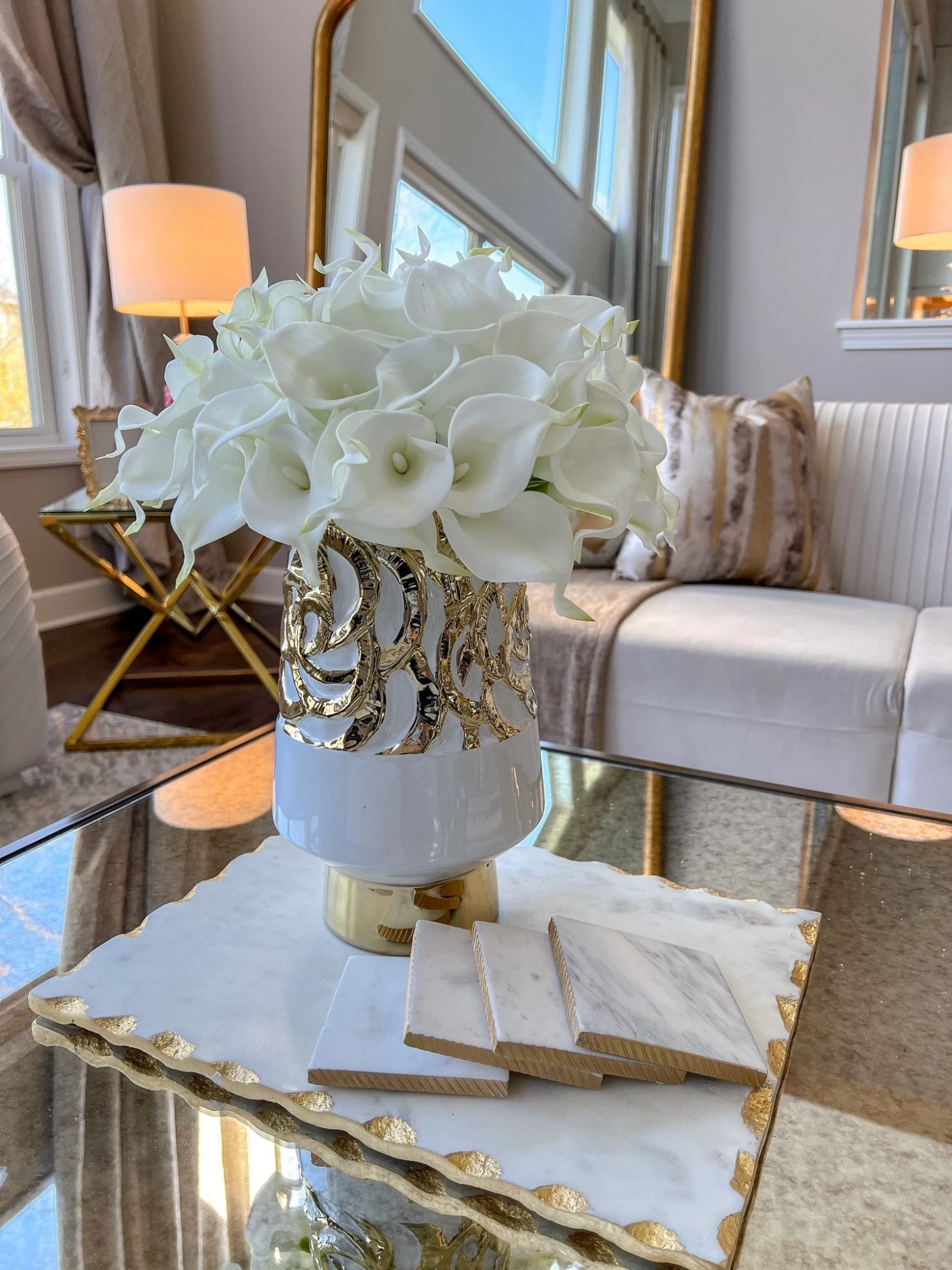 White Ceramic Vase With Gold Circle Design 5 White Ceramic Vase With Gold Circle Design - Image 3