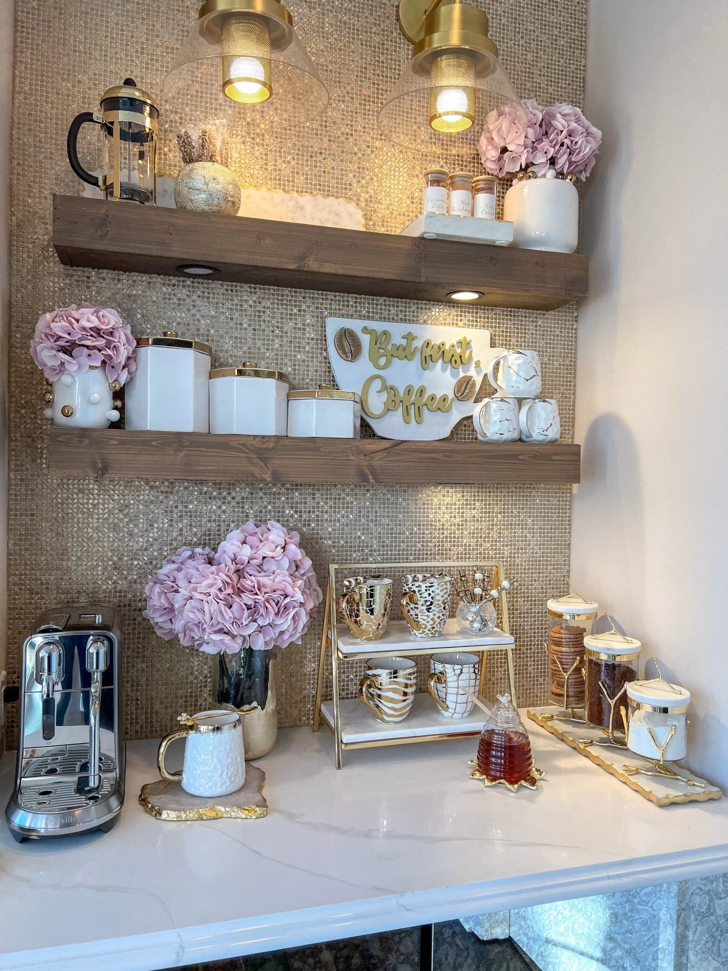 White And Gold Ceramic Jar With Lids (3 Sizes) 8 White And Gold Ceramic Jar With Lids (3 Sizes) - Image 6