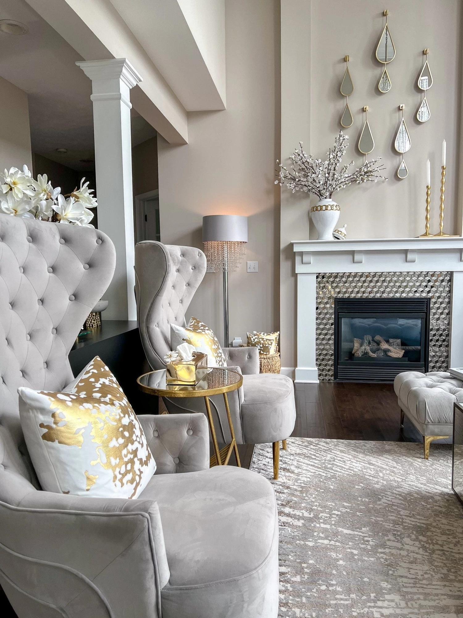 White Ceramic Ginger Jar With Stunning Gold Chain Details (3 Sizes) 11 White Ceramic Ginger Jar With Stunning Gold Chain Details (3 Sizes) - Image 9