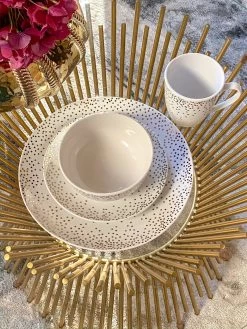 16 Piece Polka Dot Detailed White Dinnerware Set