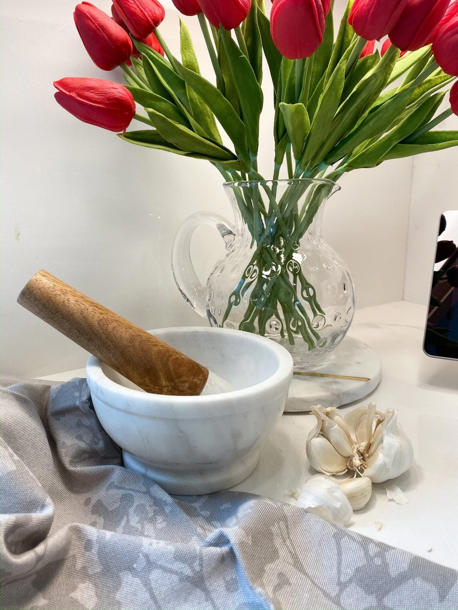 Marble Mortar And Pestle With Wooden Handle (3 Styles) 5 Marble Mortar And Pestle With Wooden Handle (3 Styles) - Image 3