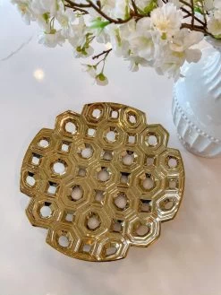 Circle Cut-out Detailed Platter