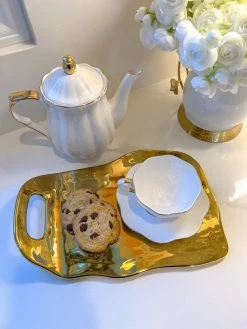 Gold Tray With Handle -Home Essentials Shop image a9dff0fa 7b91 4d0e 880a b5ad7c784750 new