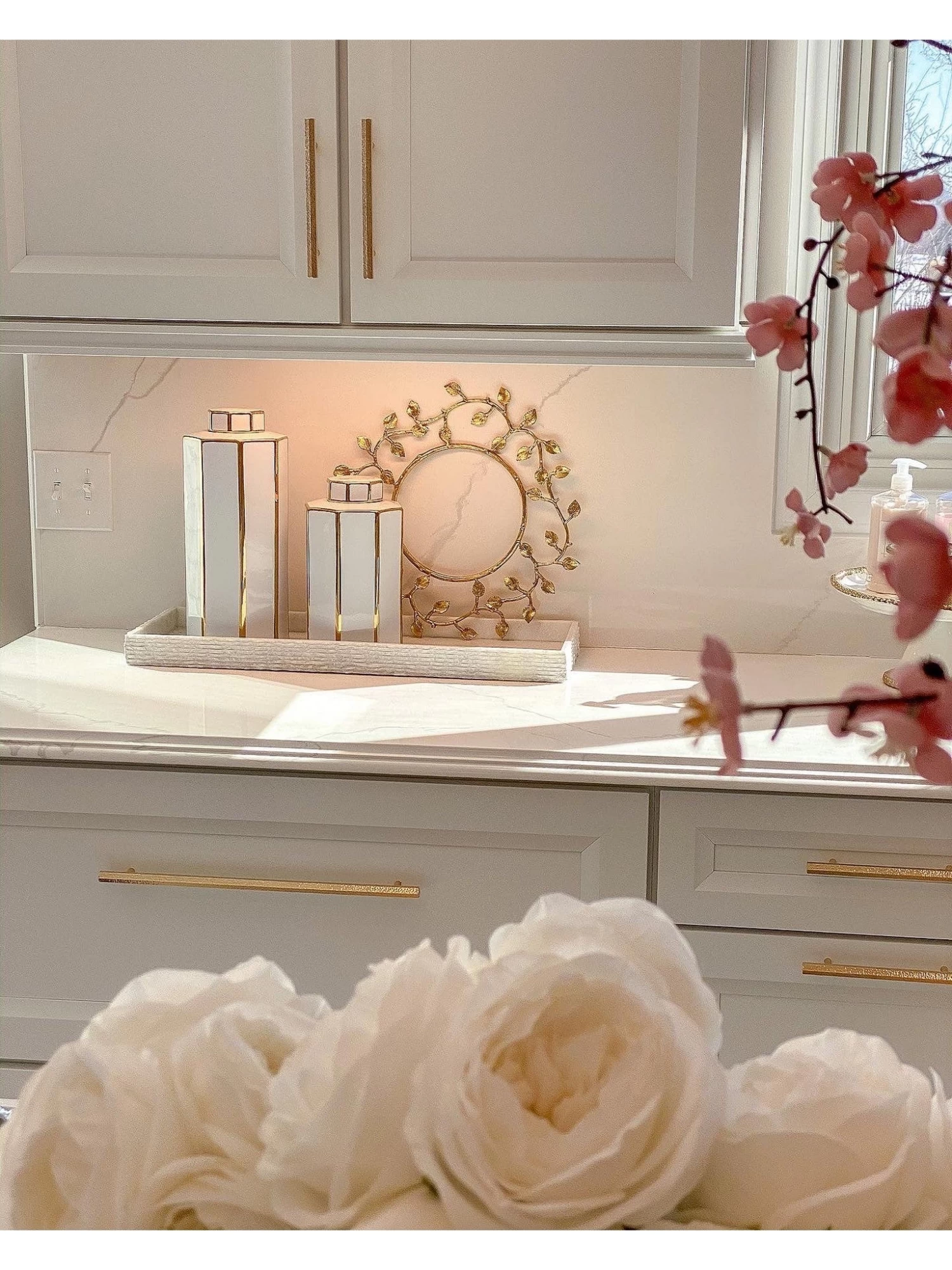 Gold And White Jar With Lid (2 Sizes) 3 Gold And White Jar With Lid (2 Sizes)