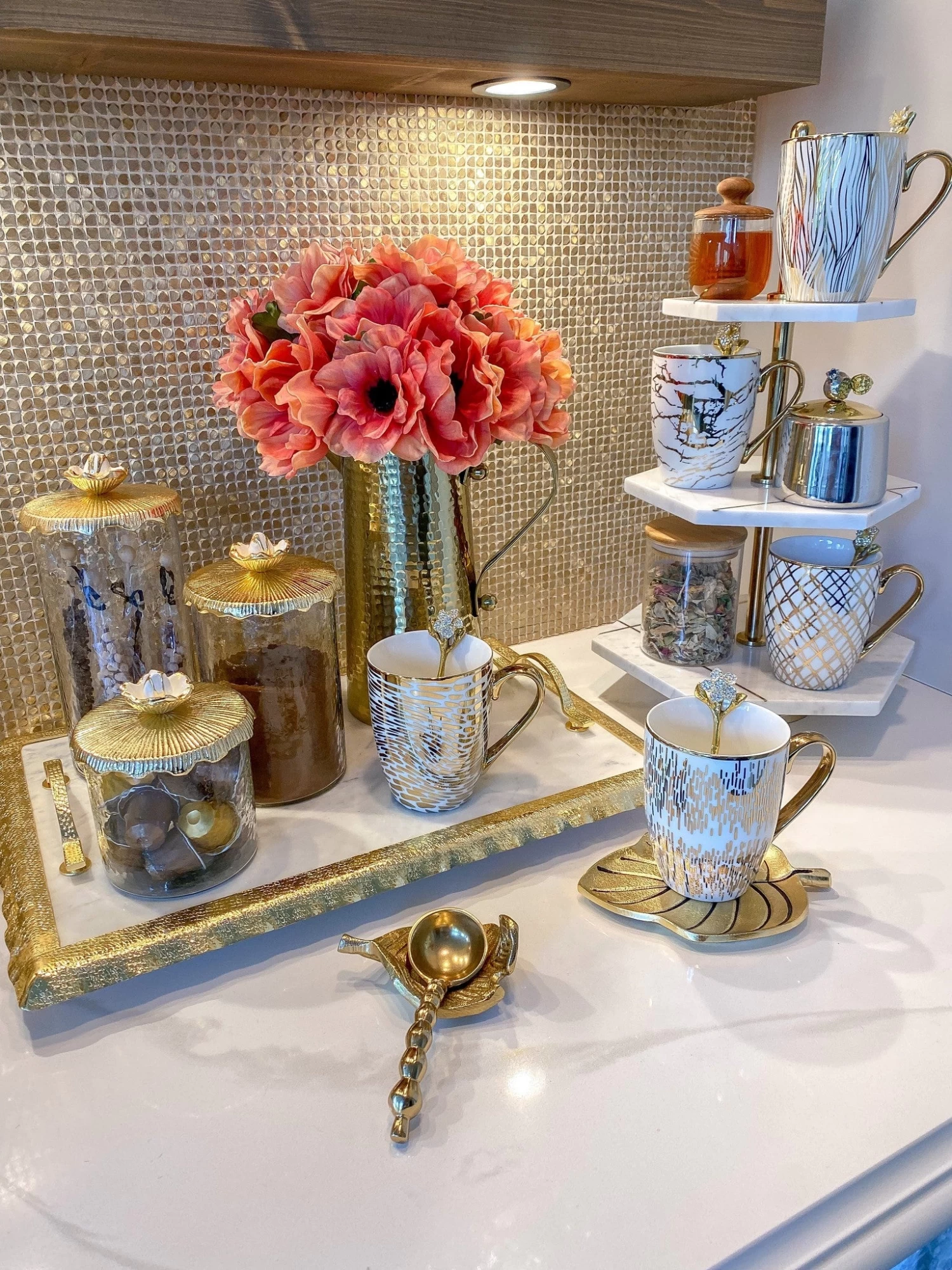 Gold Hammered Texture Pitcher (2 Sizes) 8 Gold Hammered Texture Pitcher (2 Sizes) - Image 6